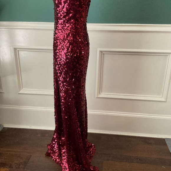 Maniju off the shoulder sequin gown with high side slit. Large - Picture 4 of 16